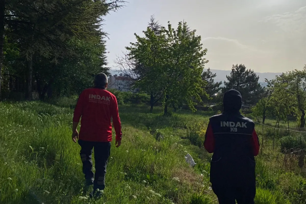 İNDAK ekipleri kayıp adamı her yerde arıyor