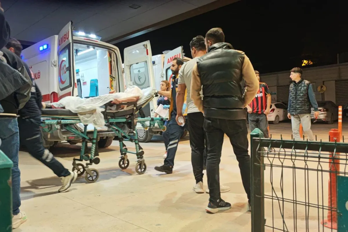 Kültür Parkta bıçaklı kavga 2 yaralı