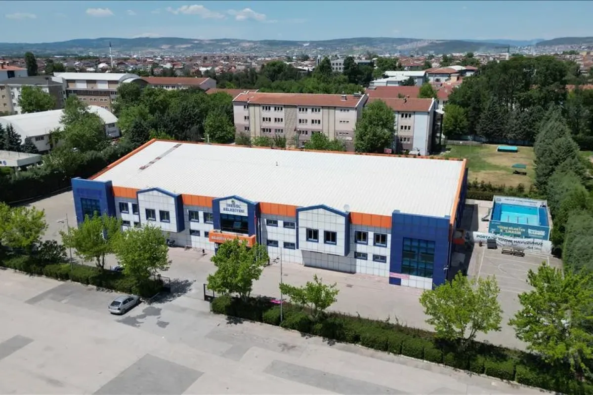 İnegöl Belediyesi'nden gençlere destek