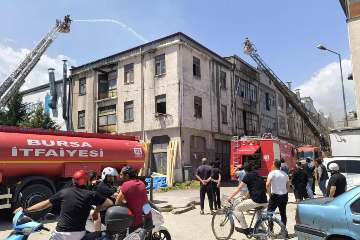 Sanayide büyük yangın! Korkuyla izlediler