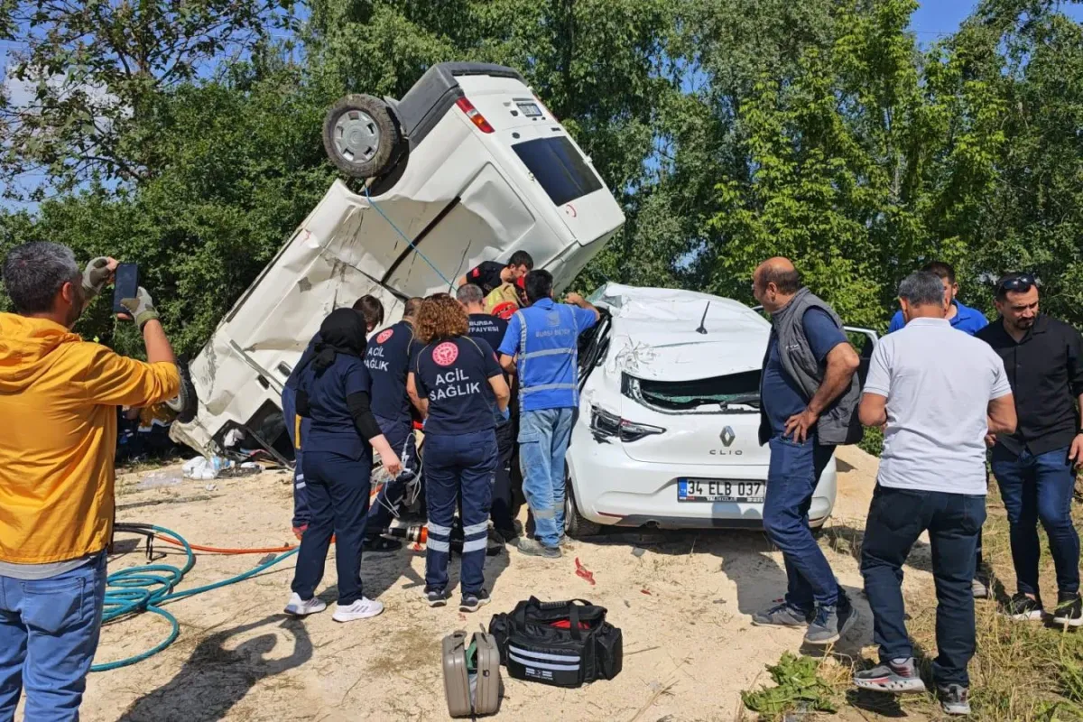 İnegöl 1. OSB’de Trafik Kazası: 4 Kişi Yaralandı