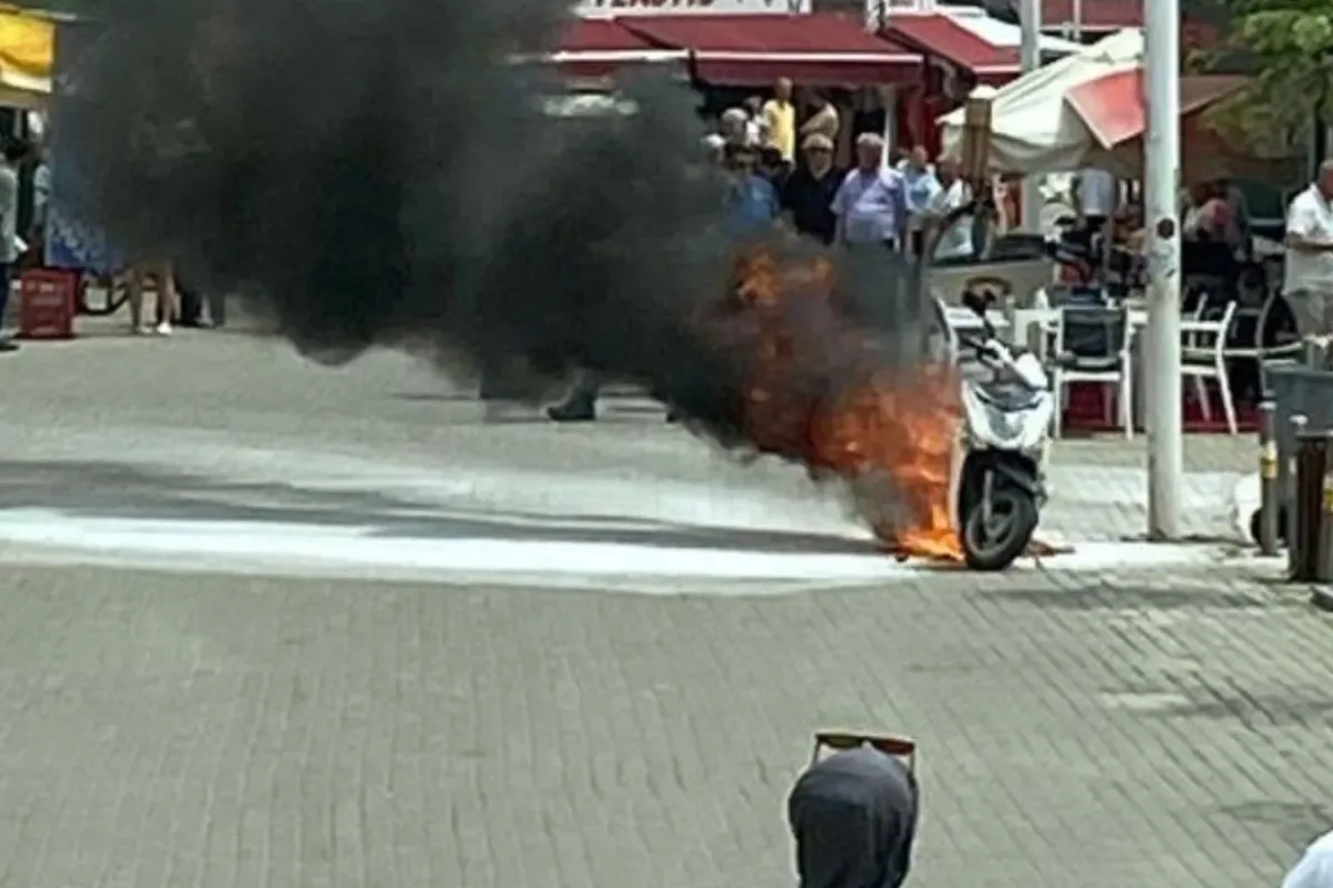 Motosiklet alev alev yandı