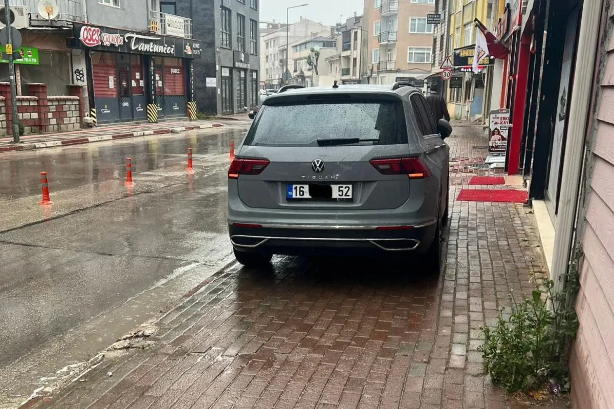 İnegöl'de sürücünün rahatlığı pes dedirtti!