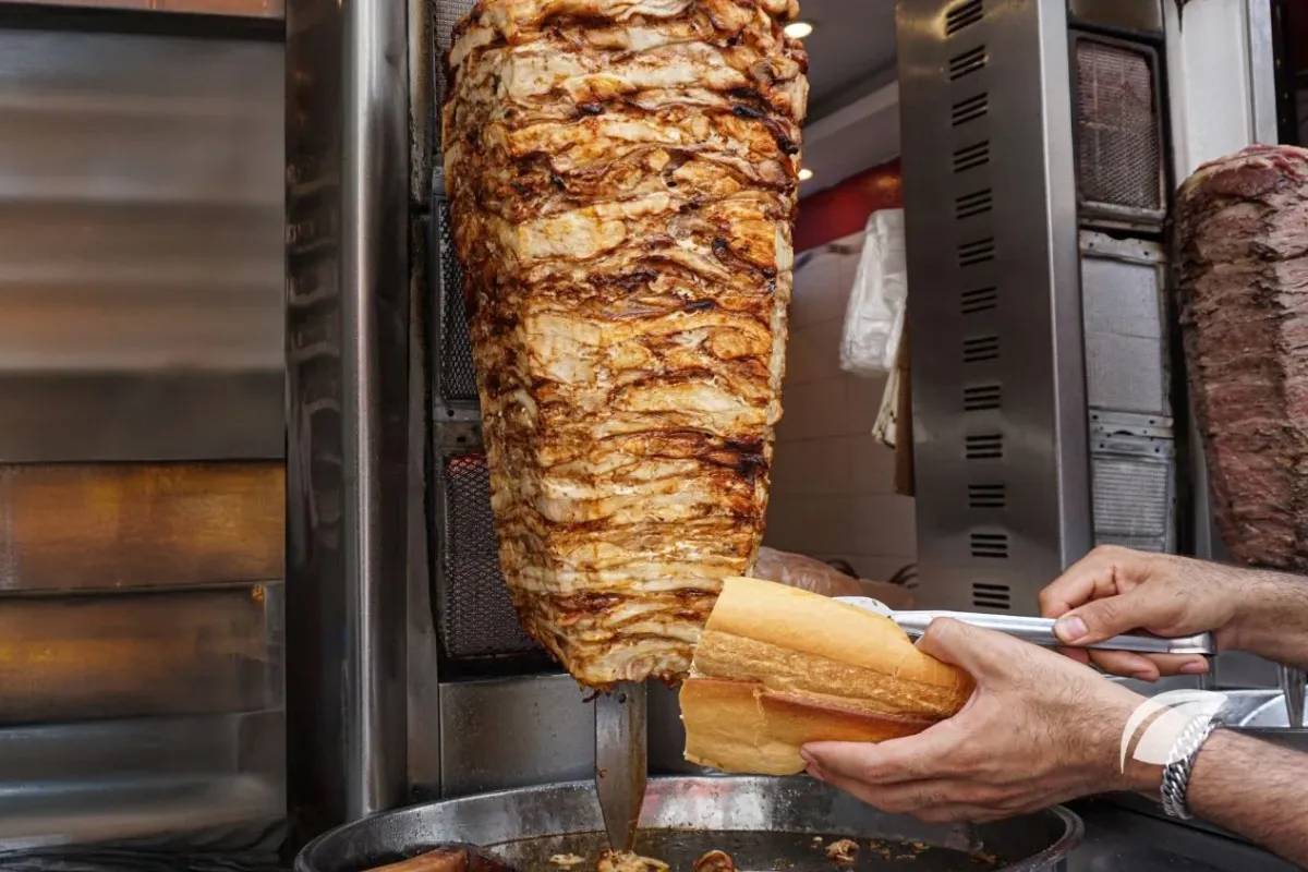 İnegöl'de döner yiyen yaşlı adam az daha canından oluyordu!