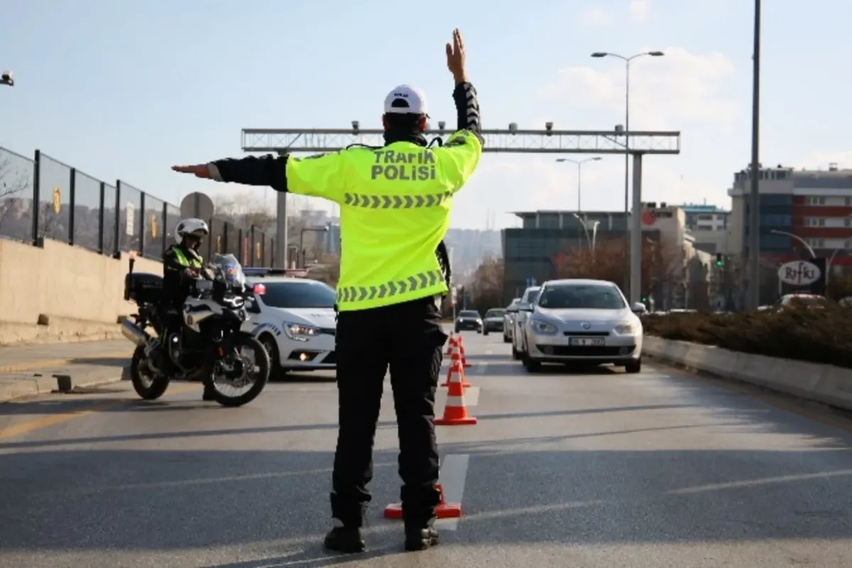Trafik Cezaları Katlandı: Yeni Düzenlemede Rekor Artışlar!