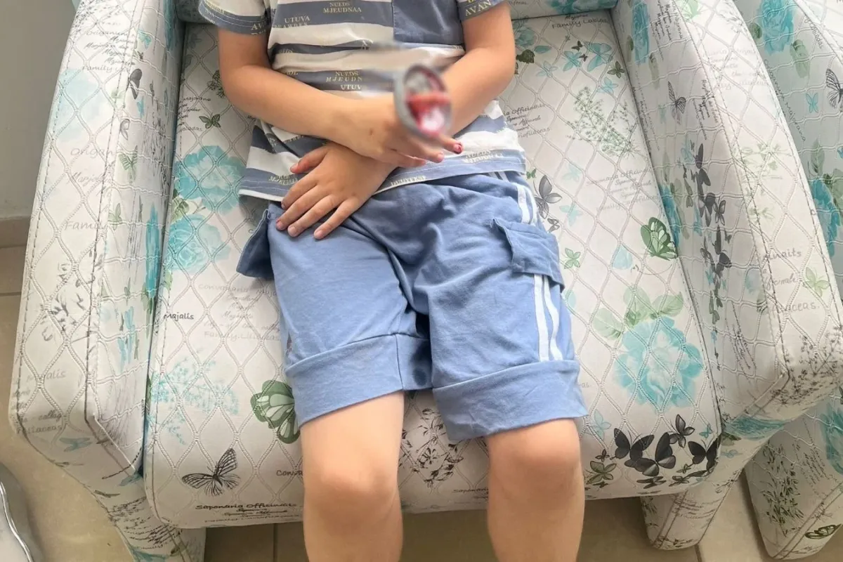 İnegöl'de oyun oynayan çocuğun parmağına sıkıştı!