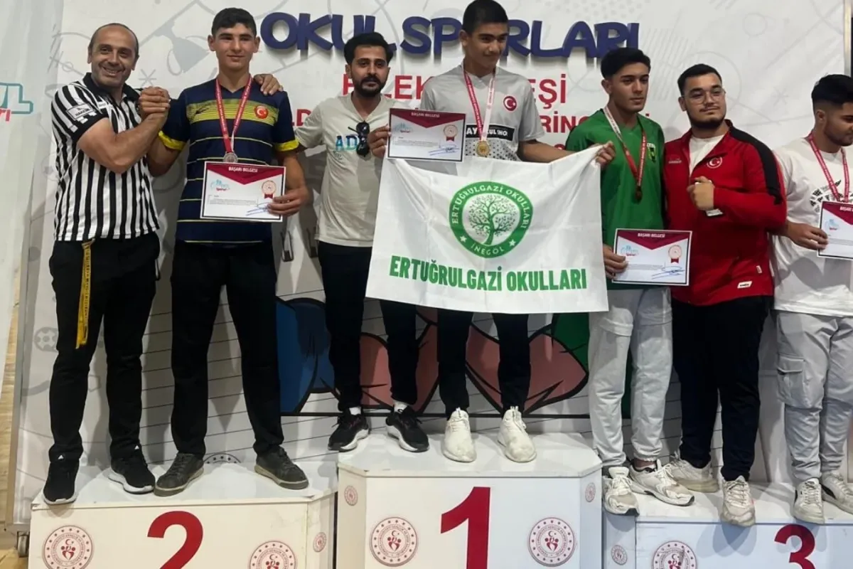 İnegöllü Öğrenci Türkiye Bilek Güreşi Şampiyonu Oldu