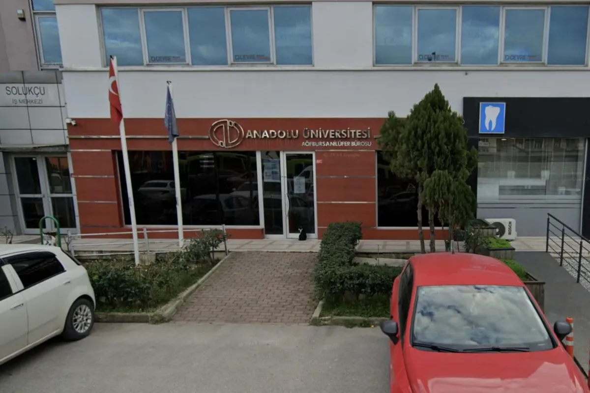 Binlerce İnegöllünün en az bir kere uğradığı büro kapandı