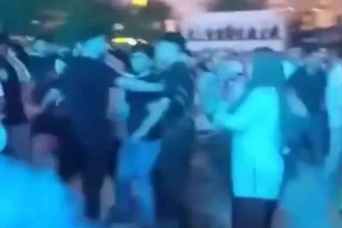 Bursa’da Buray konserinde kavga çıktı: O anlar kamerada
