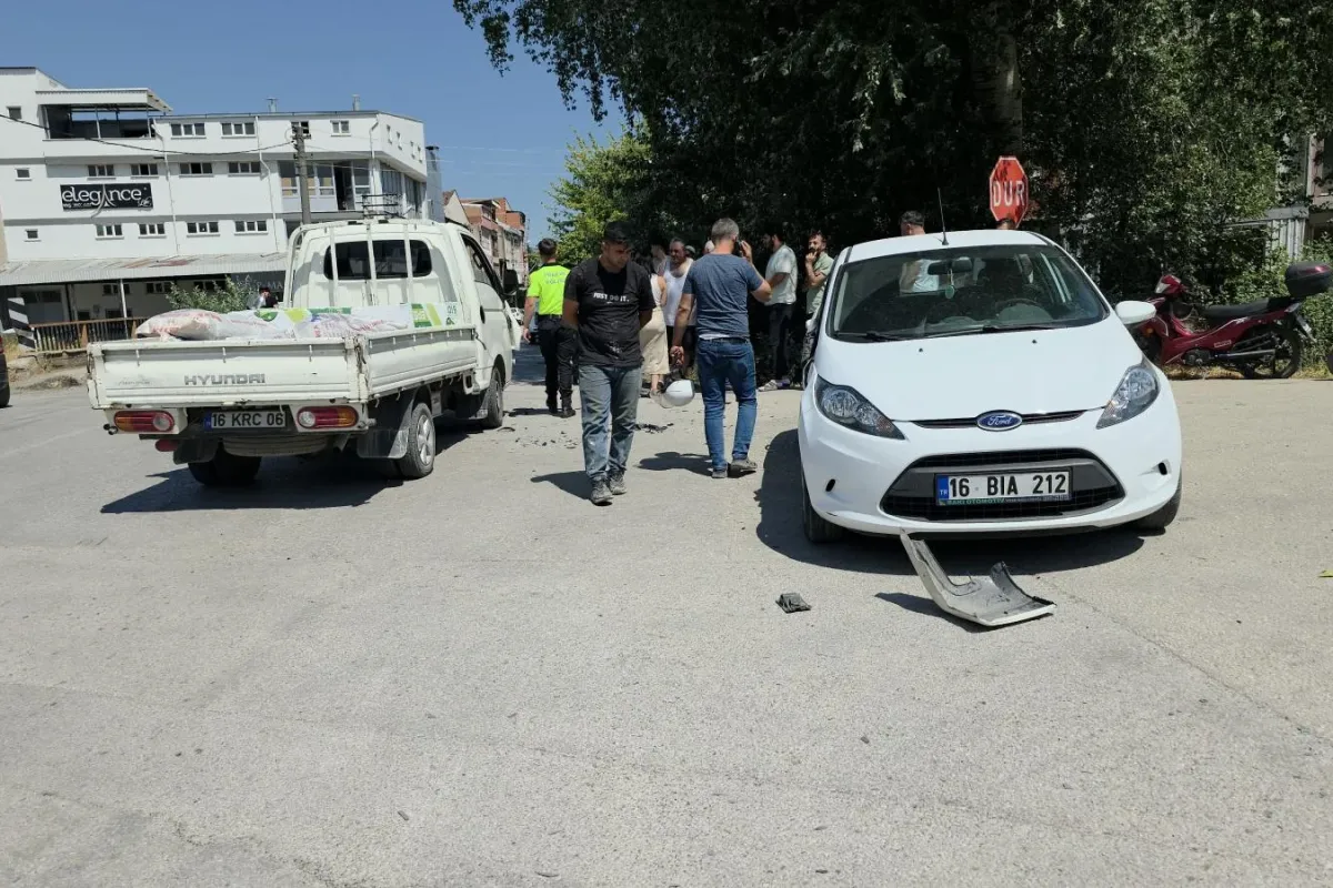 İnegöl'de korkutan kaza; 1'i çocuk 3 yaralı
