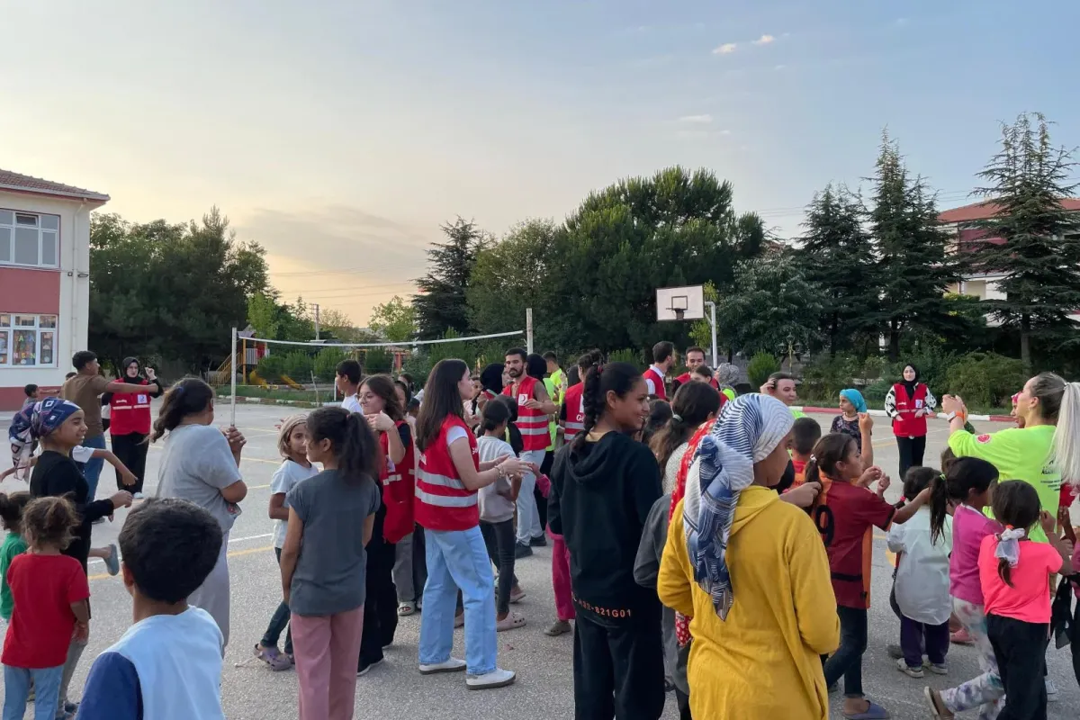 Çocuklara unutulmaz gün yaşattılar