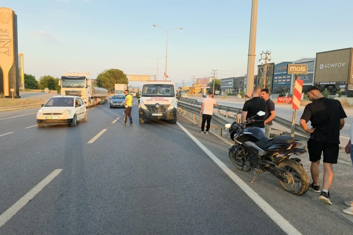 İnegöl D-200’de Kaza: Motosiklet Sürücüsü Yaralı