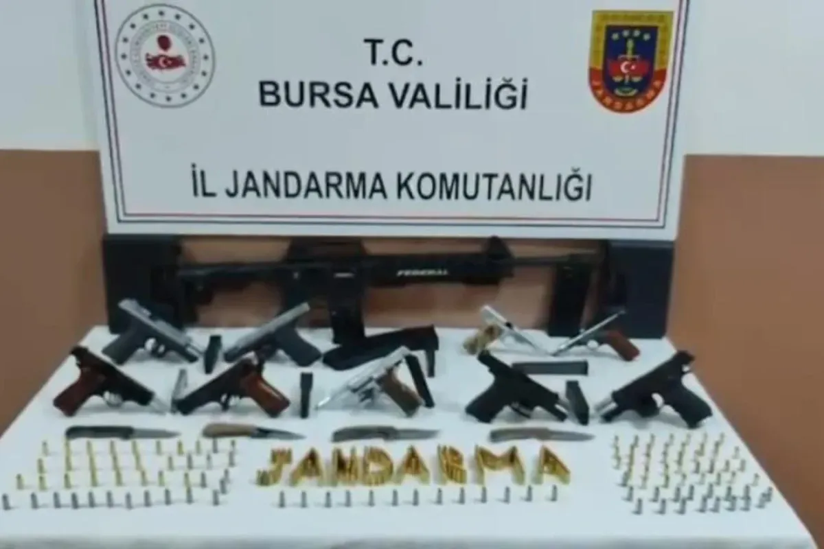 Durdurulan araçtan cephanelik çıktı