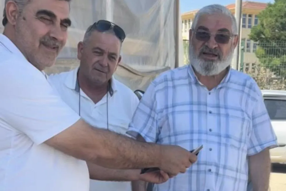 İnegöl'de bulduğu içi para dolu cüzdanı sahibine teslim etti