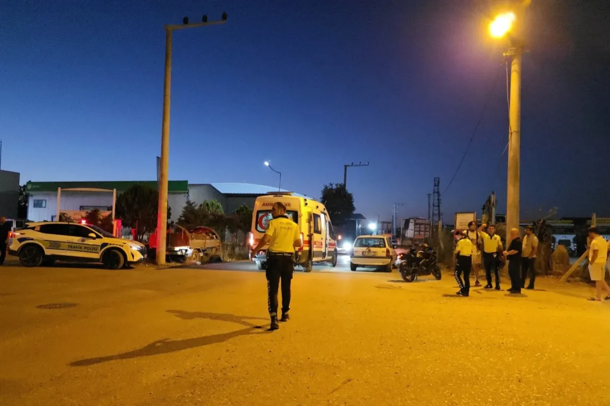Divan Sokak’ta Kaza: Motosiklet ile Otomobil Çarpıştı