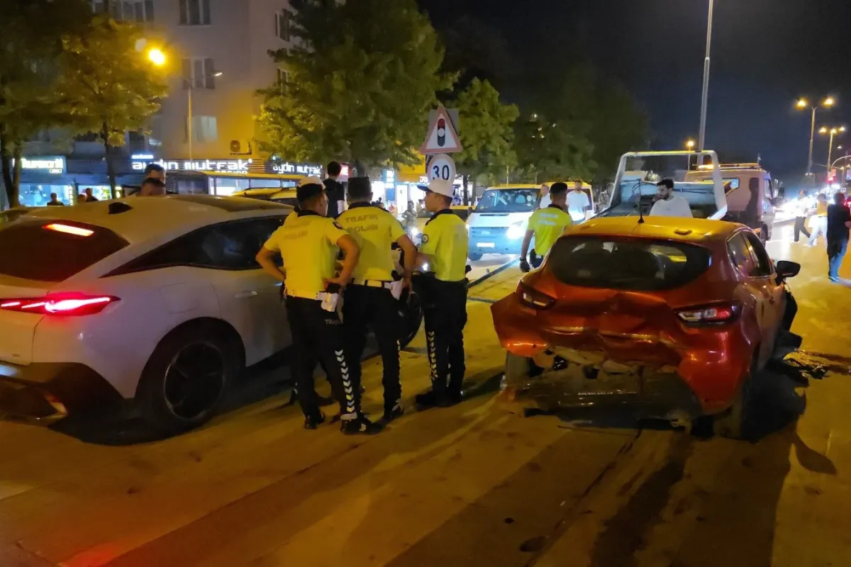 Zincirleme Trafik Kazası: Yaralılar Hastaneye Kaldırıldı