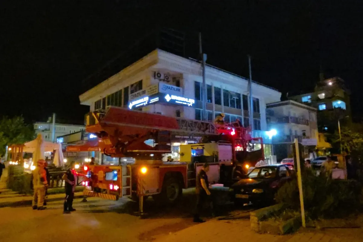 Mimar Sinan Caddesi'nde Yangın