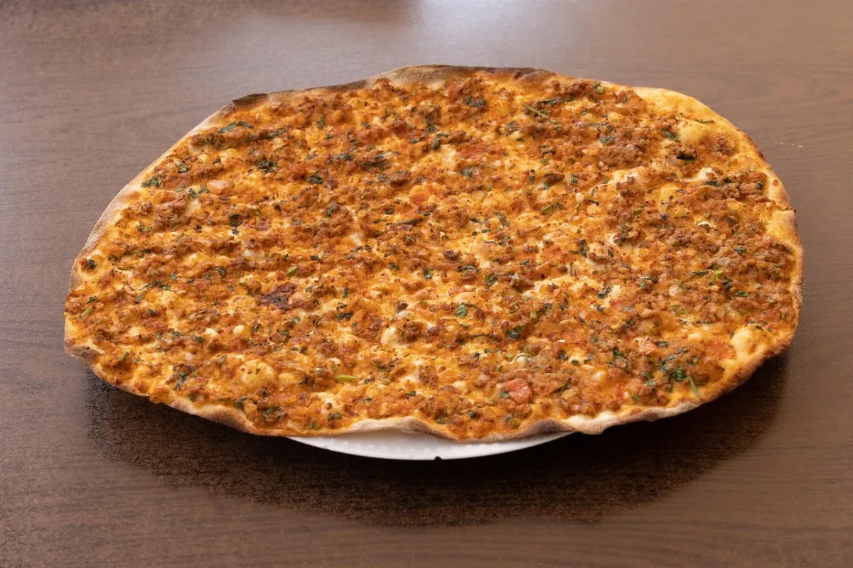 Bursa'da Lahmacun Skandalı: Kıymalı Diye Sakatat Yedirmişler!