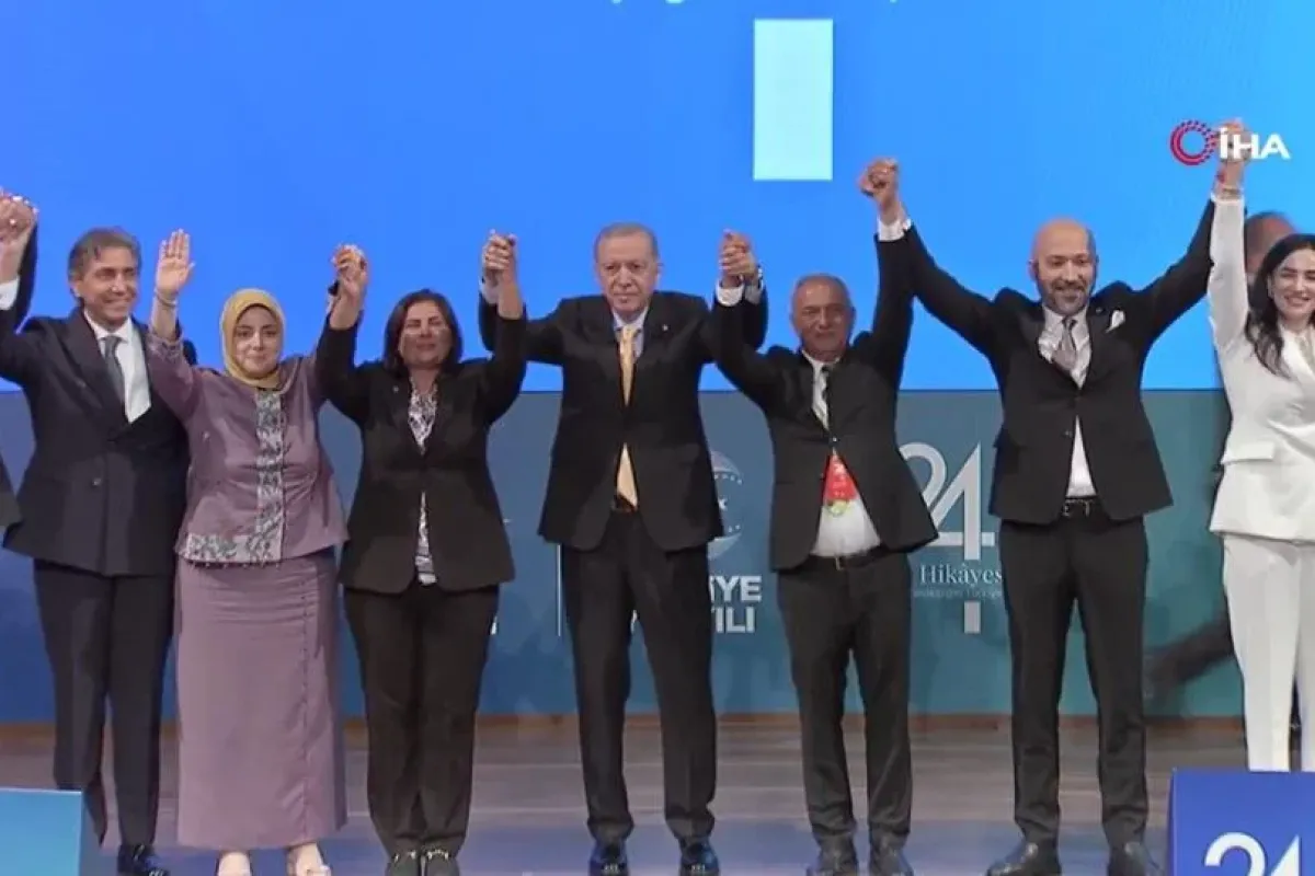 Özlem Çerçioğlu AK Parti'ye katıldı!