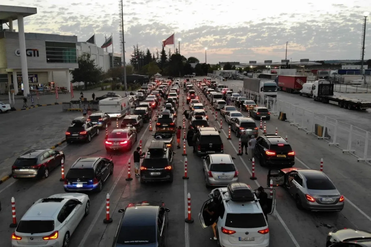 Gurbetçiler dönüş yolunda: “Almanya’da şartlar zor, içmiyoruz gezmiyoruz”