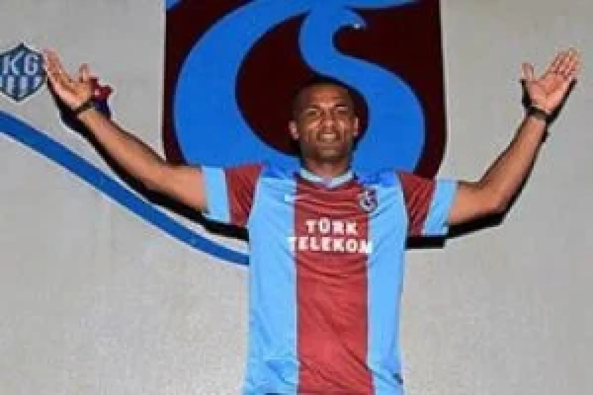 Malouda Trabzonspora imza attı