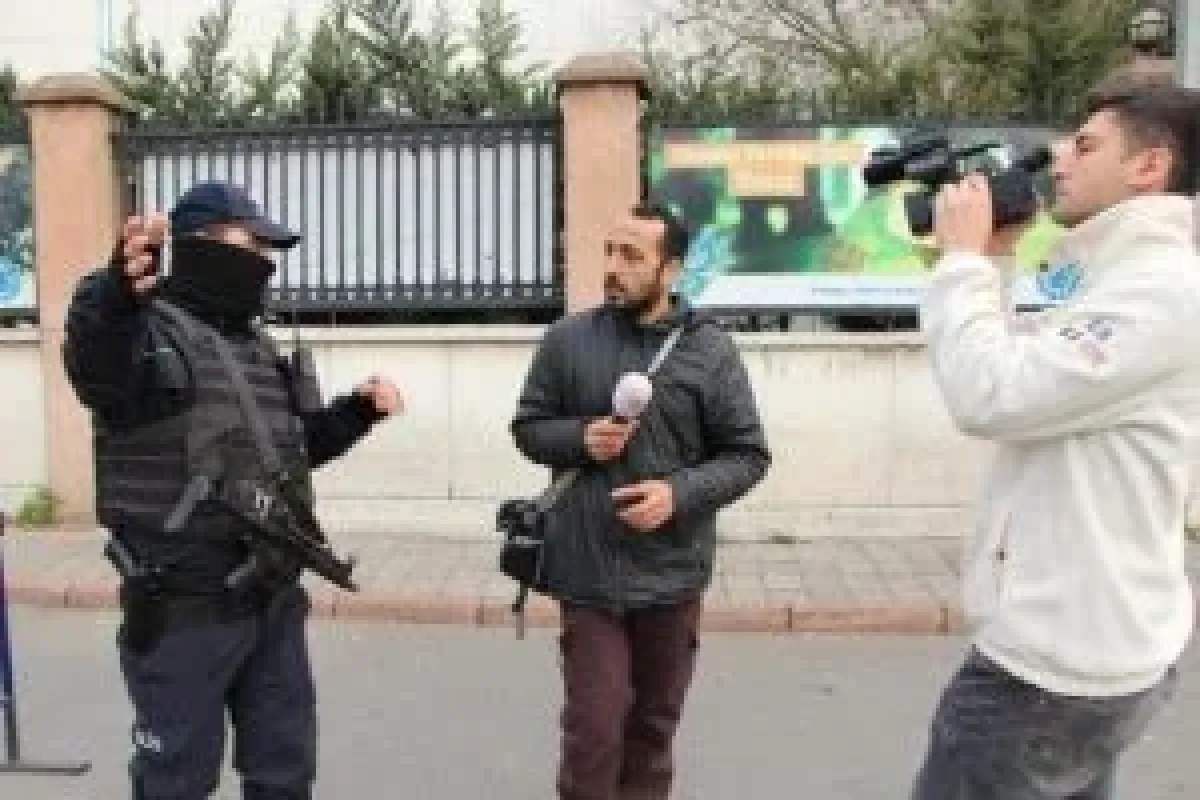 Gazetecilere emniyete giriş yasağı
