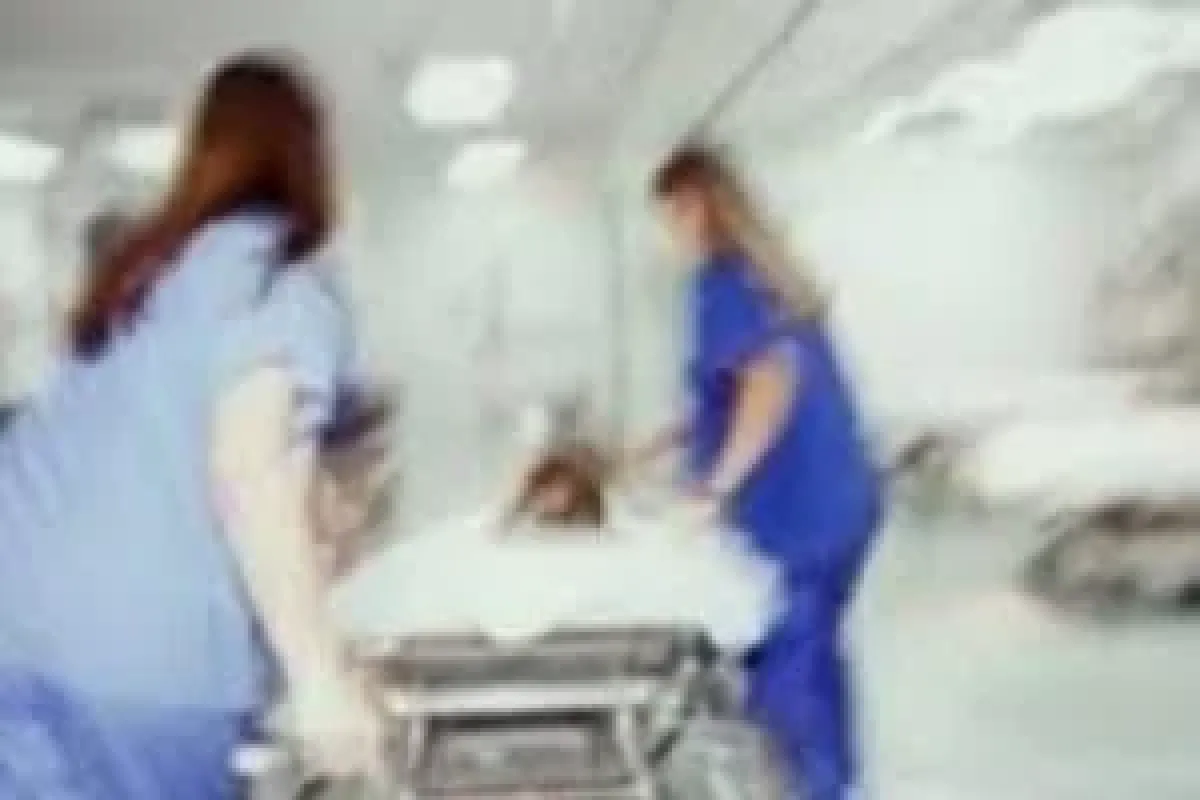 Doktor ihmali minik Zehrayı kolundan etti