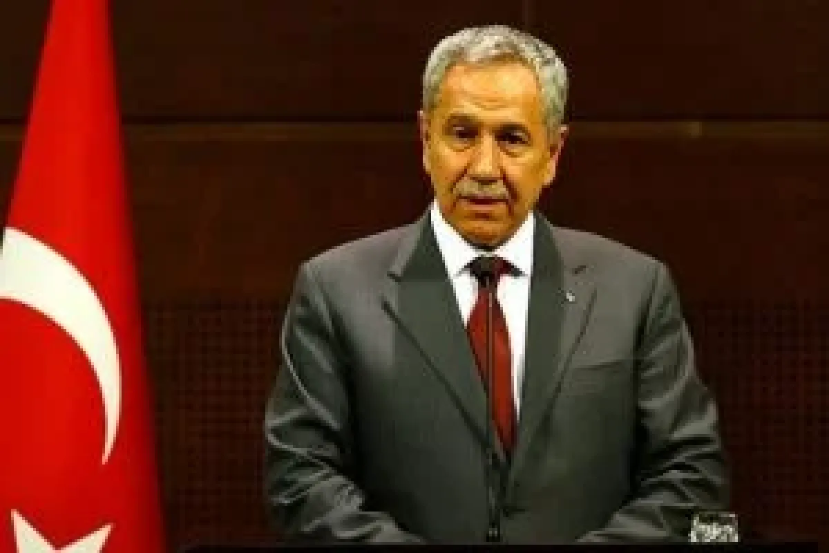 Arınç pes edep arkasını dönüp gitti