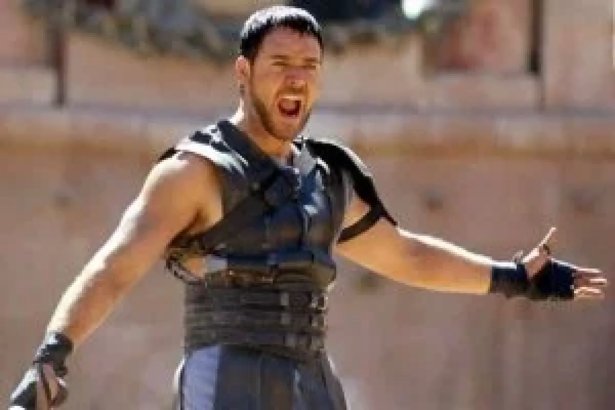 Russell Crowe Cem Yılmazı öve öve bitirmedi
