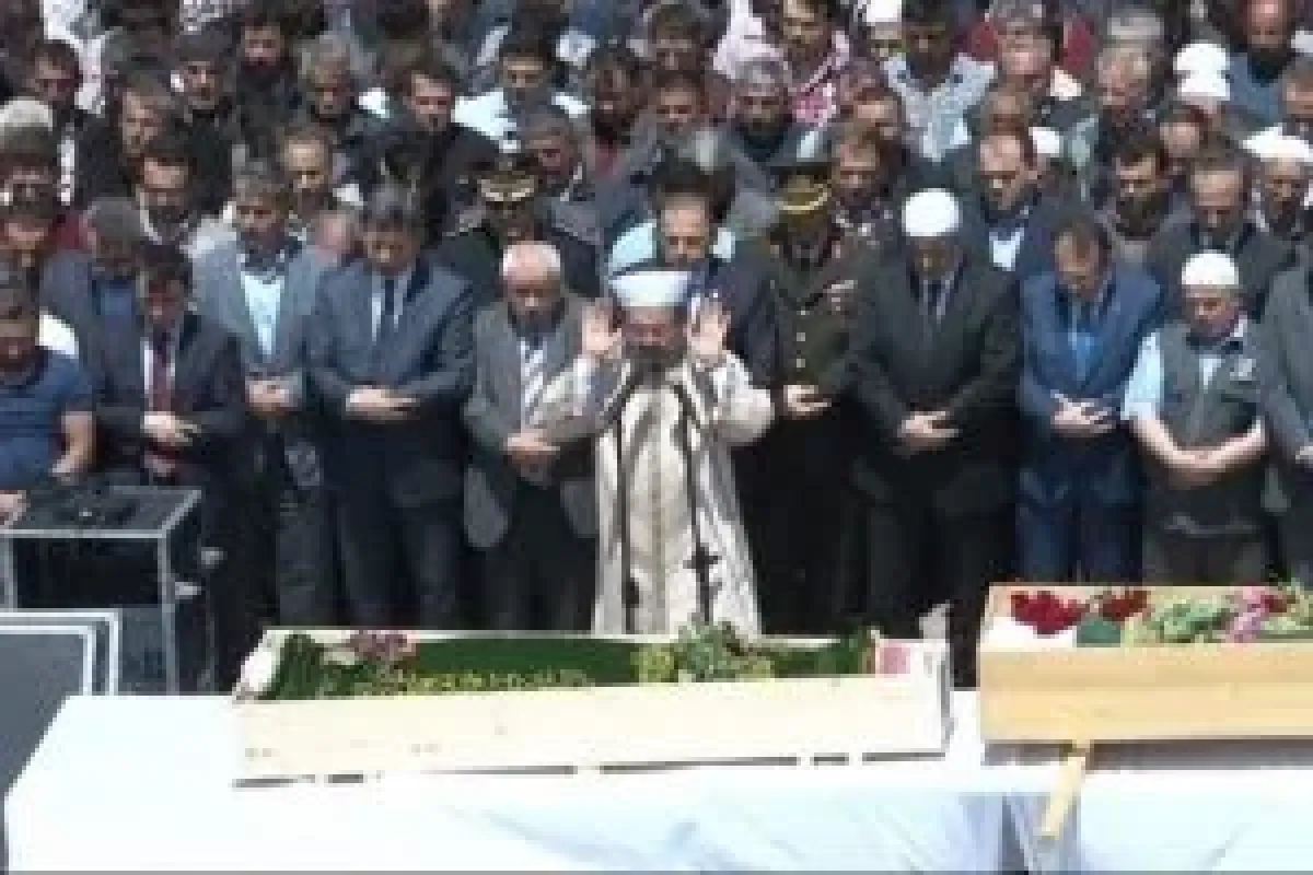 Namazlarını Diyanet İşleri Başkanı kıldırdı