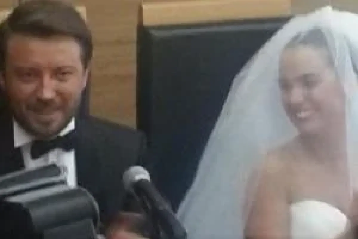 Yeliz Şar ve Tolga Güleç evlendi