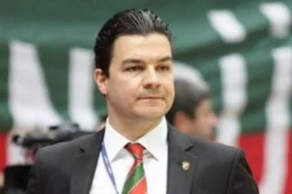 Pınar Karşıyakada ayrılık!