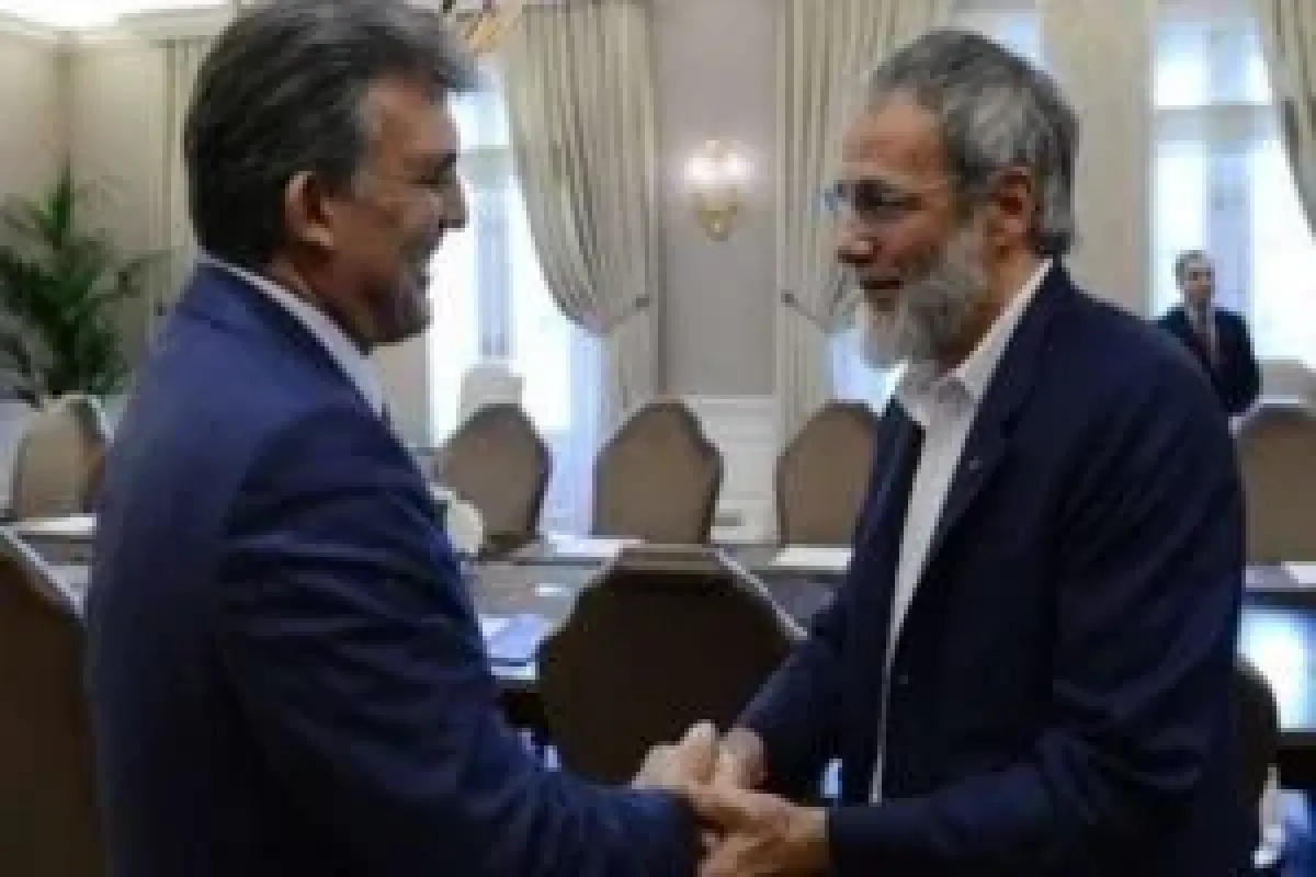 Gül, Yusuf İslamla görüştü