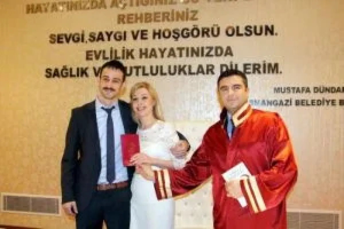 Bugün 15 dakikada bir nikah kıyılıyor