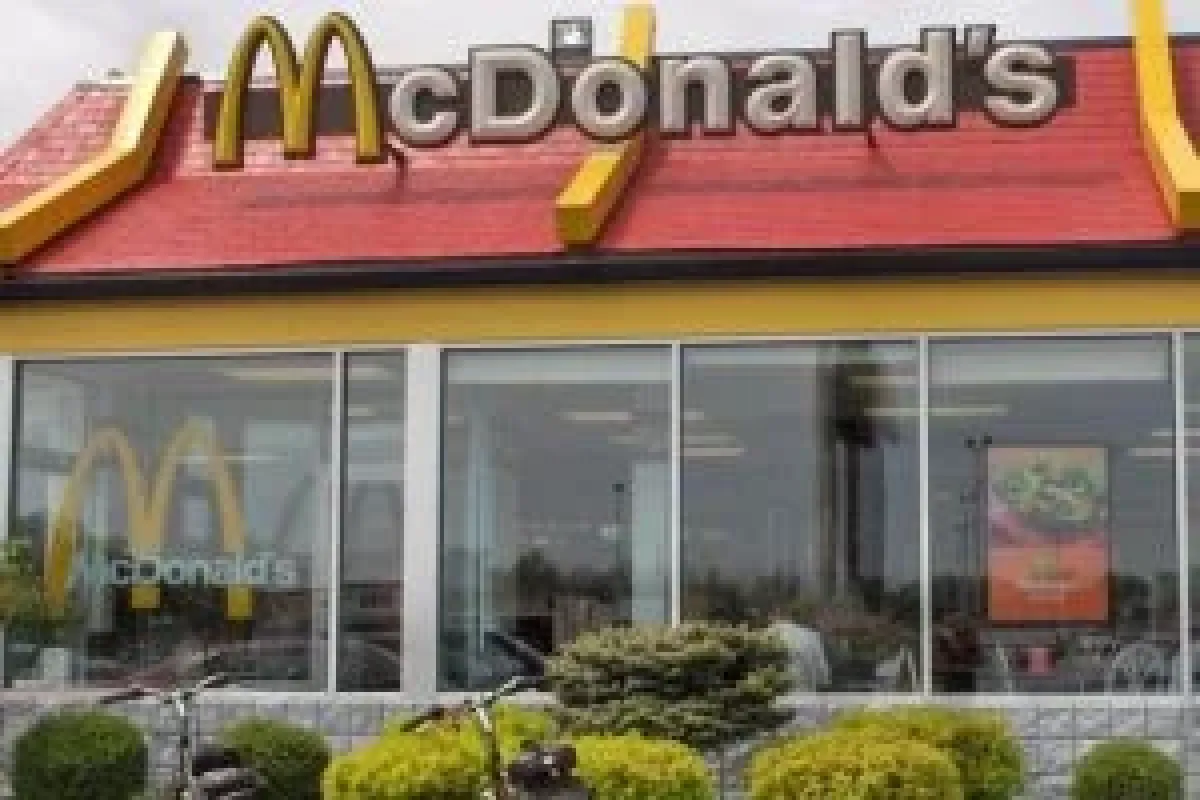 Atla girip hamburger isteyince...