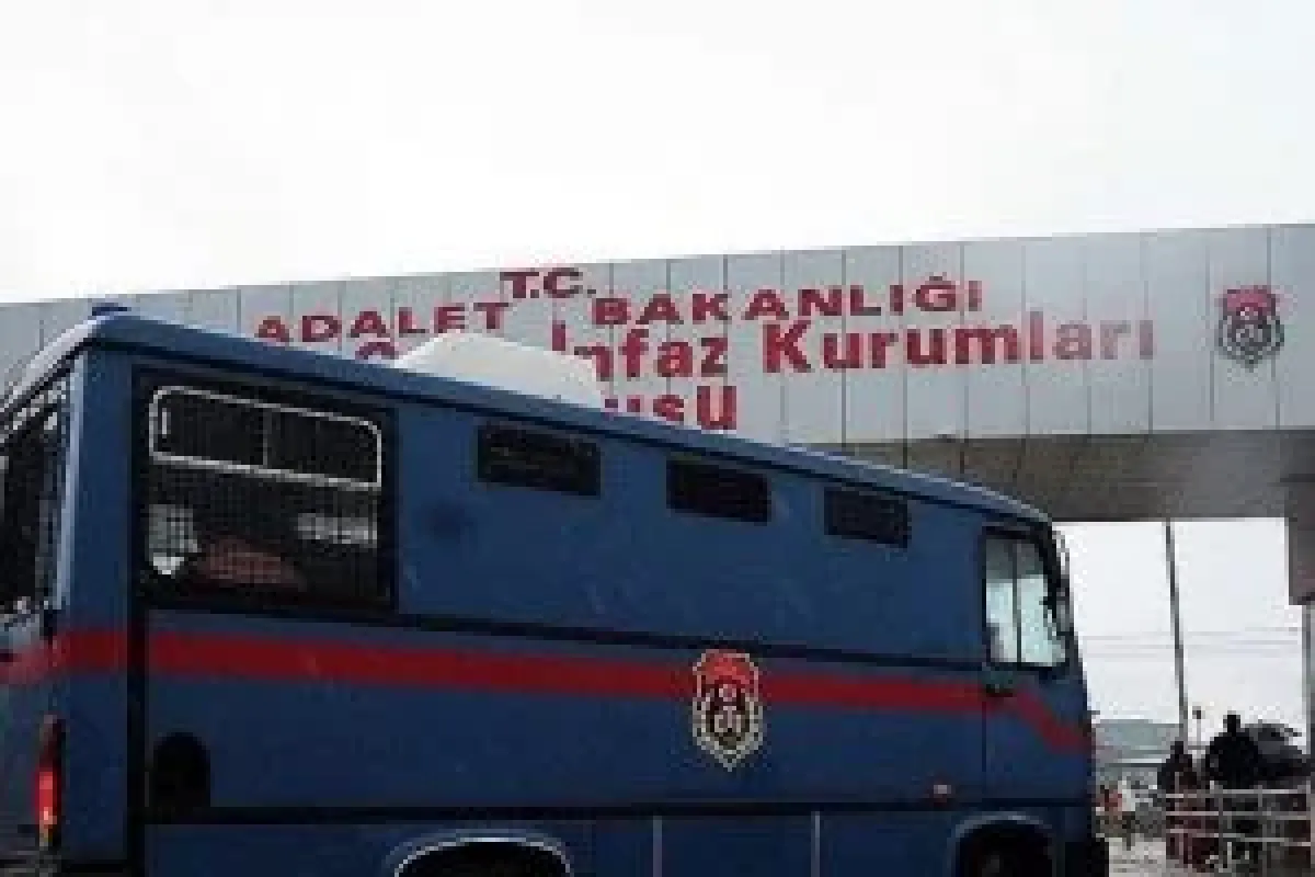 "Cezaevi operasyonu"nda 28 kişi adliyede