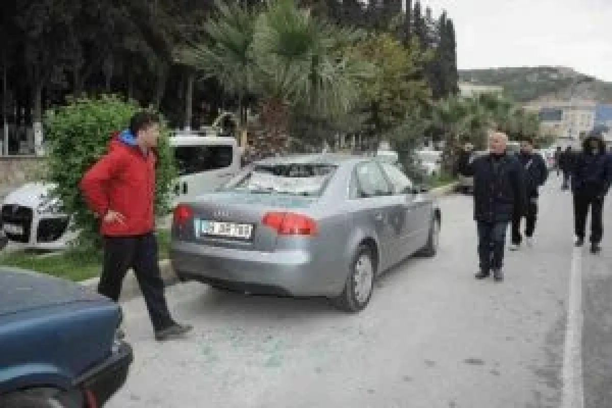 Göktan taş yağdı: 10 yaralı