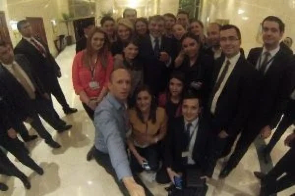 Cumhurbaşkanı Gül de selfie modasına uydu