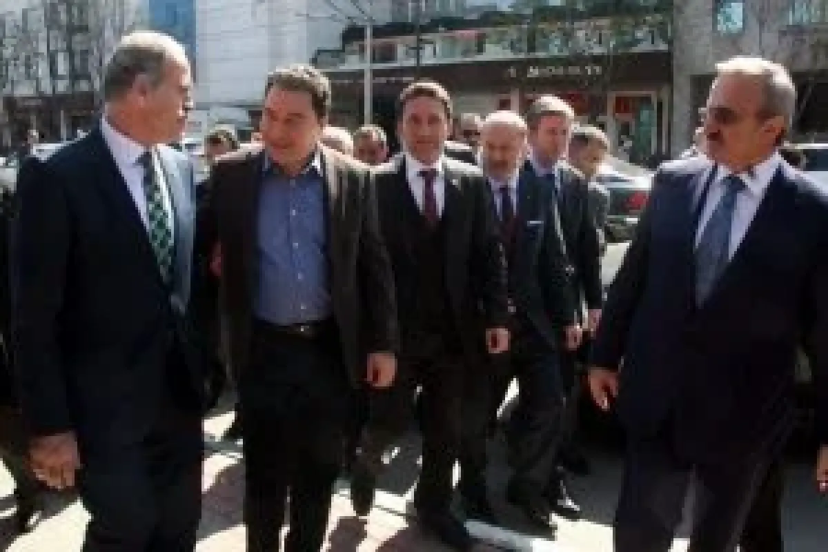 Babacan Bursanın tarihi yerlerini gezdi