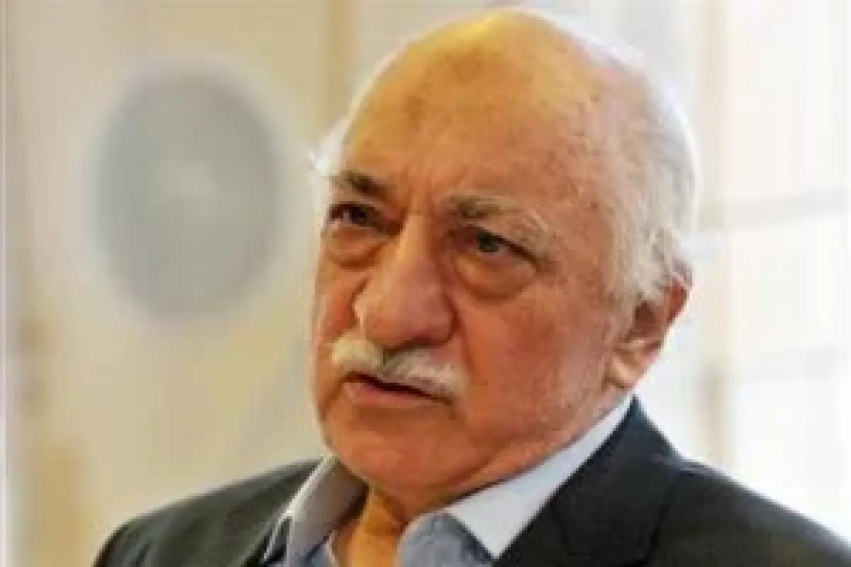 Gülen Financial Times'a yazdı