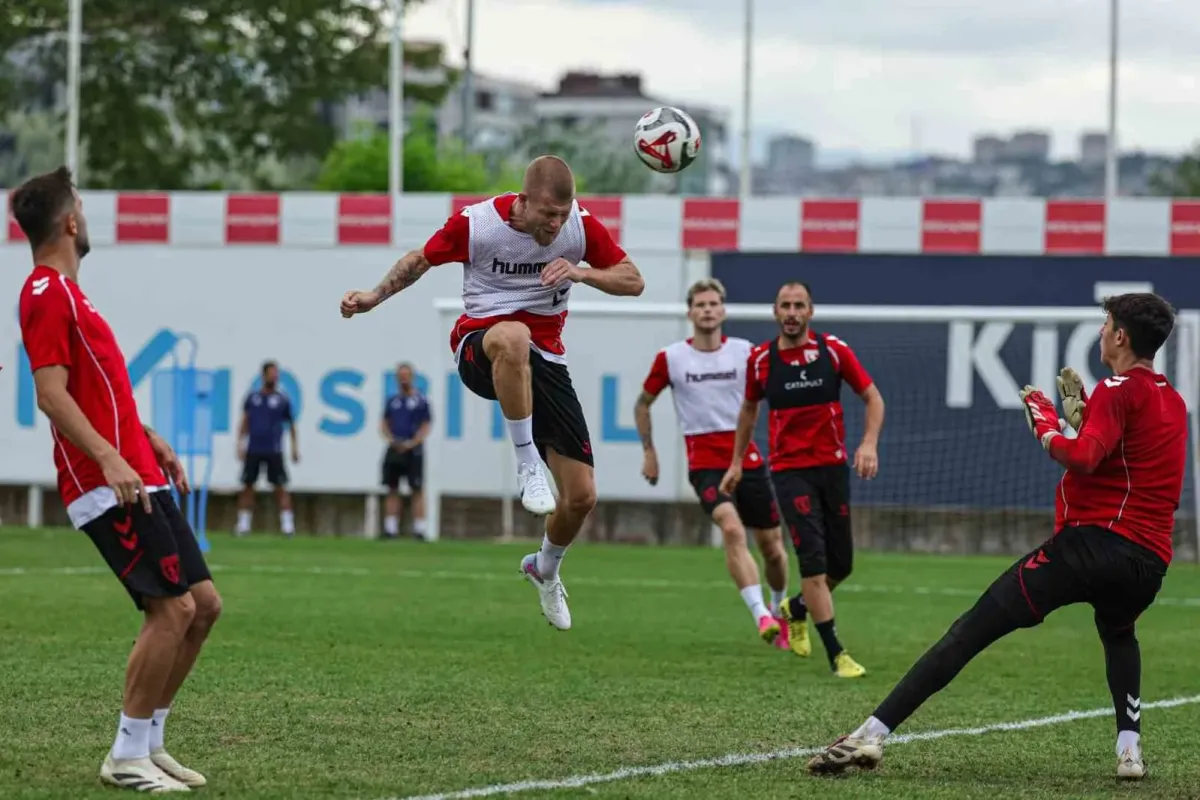 Futbolseverler soruyor: Justin TV, Taraftarium24, İnat TV yasal mı?