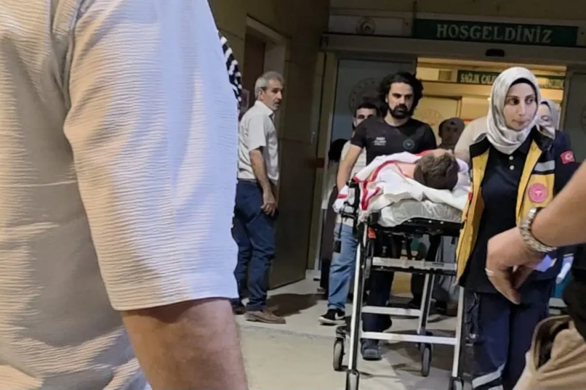 Yeni aldığı traktörle uçuruma yuvarlandı