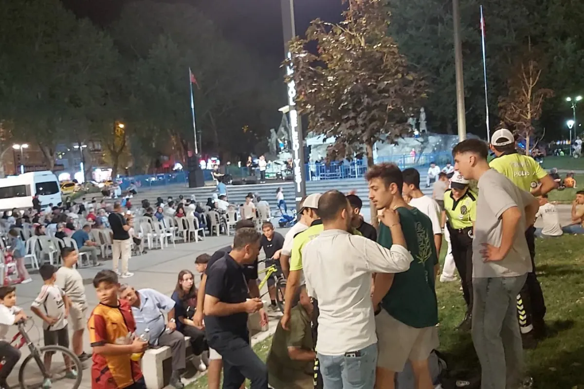 Heykel meydanında sıcak dakikalar