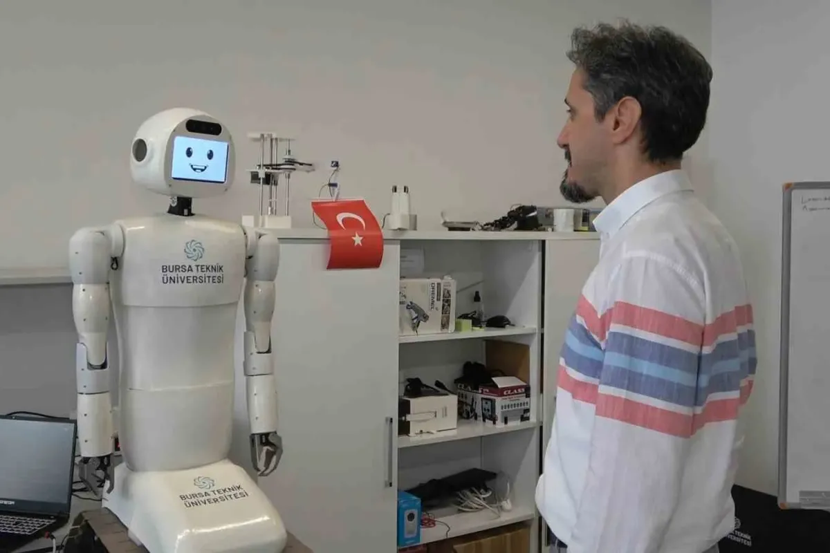 Türk üniversitelerinde bir ilk: Yapay zeka destekli insansı robot geliştirildi