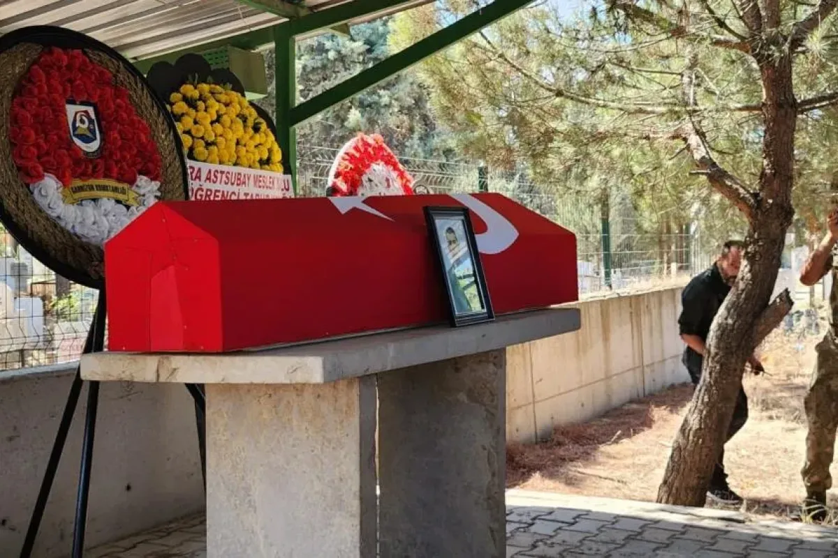 19 yaşındaki astsubay adayı gözyaşları içinde Bursa'da defnedildi
