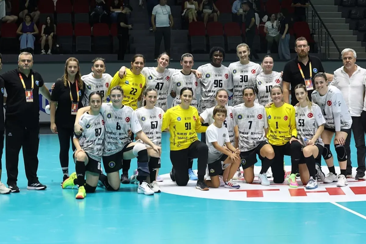 Büyükşehir hentbol takımı finalde