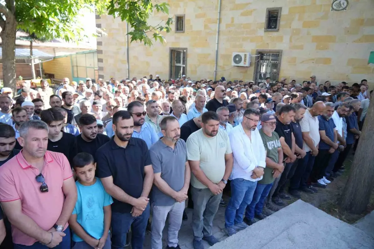 "Kazasız yarış" dilemişti, yarış rotası olan köyünde sonsuzluğa uğurlandı