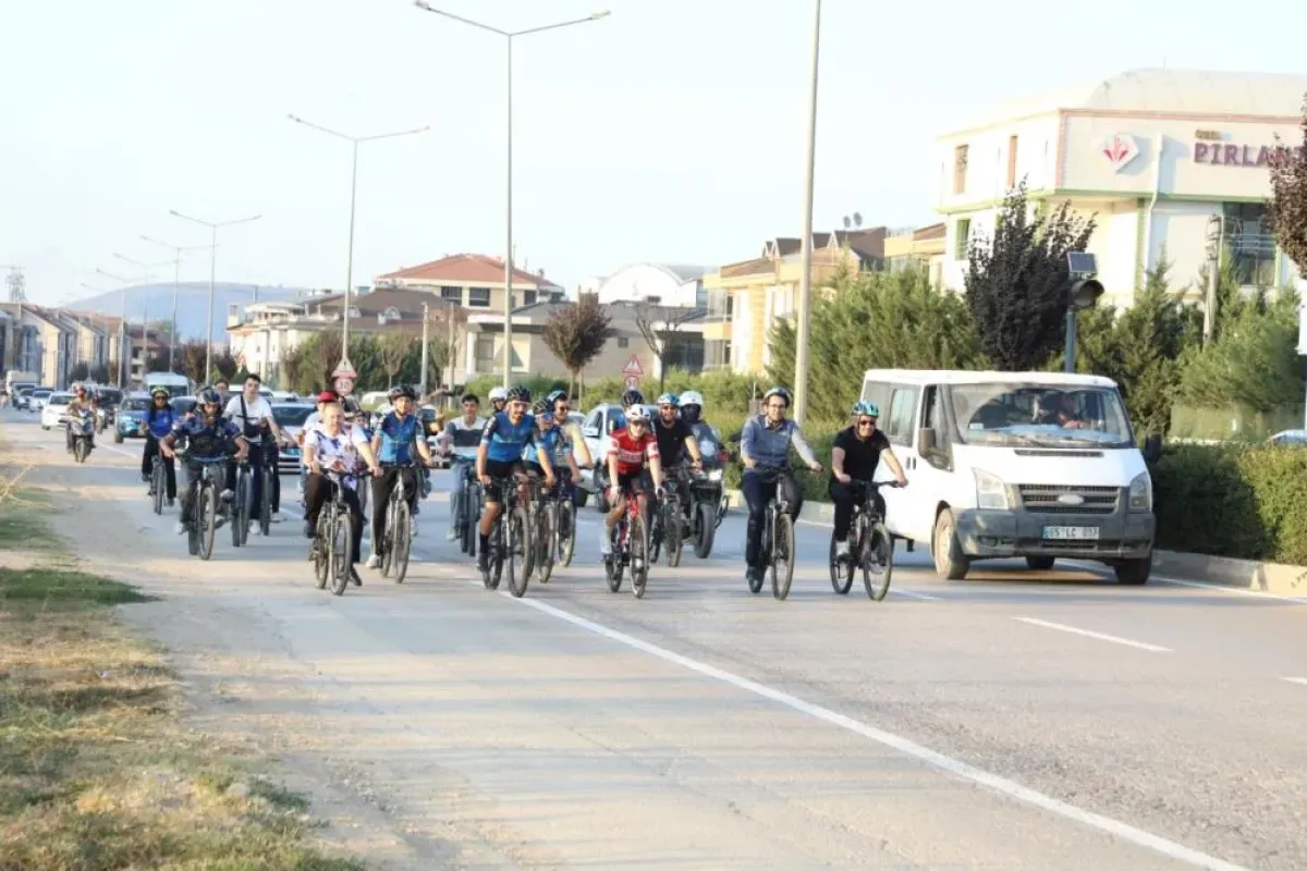 İnegöl’de bisikletliler Zaferden Kurtuluşa pedal çevirdi