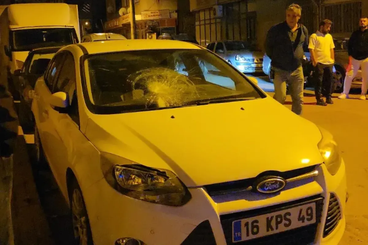 Böyle arkadaş olmaz olsun, cep telefonu ele verdi