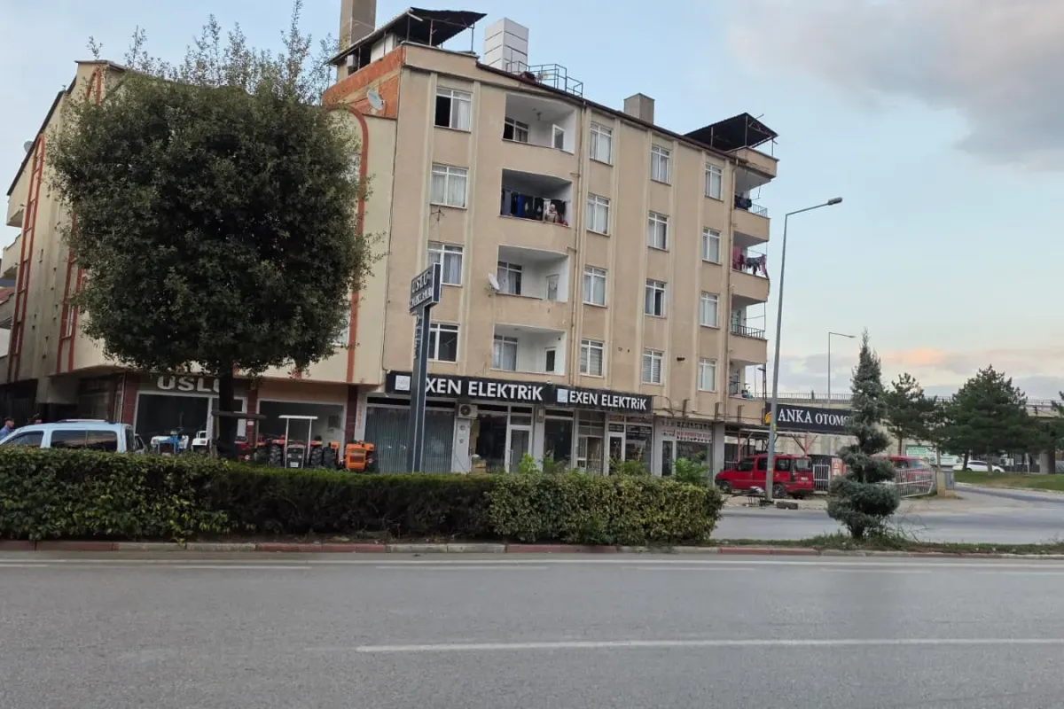 İnegöl’de 5 yaşındaki çocuk 3. kattan düşerek ağır yaralandı